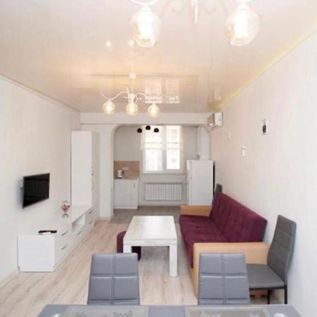 Excellent Apartment In The Republic Square Pushkin 3 Erivan Dış mekan fotoğraf