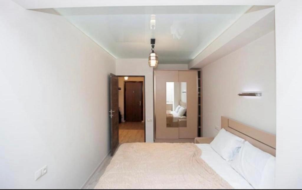 Excellent Apartment In The Republic Square Pushkin 3 Erivan Dış mekan fotoğraf